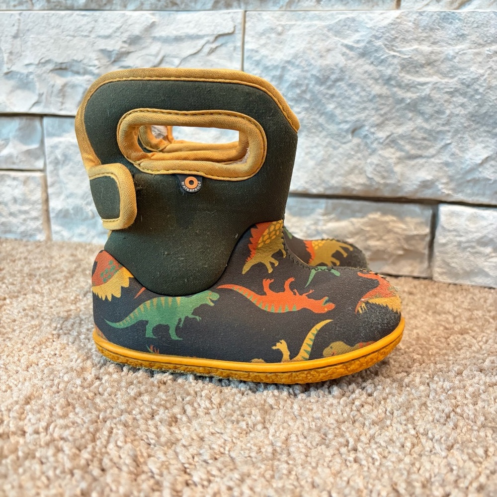 Dinosaur Print BOGS boots infant size 6